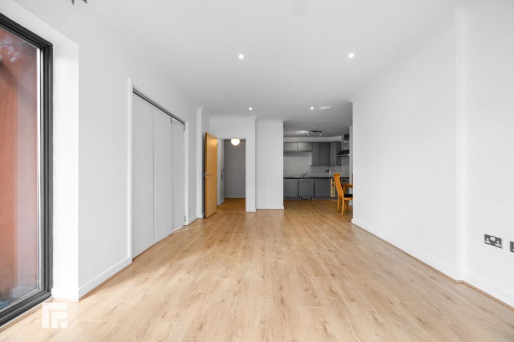 Apartment in Cardiff, Castle - More