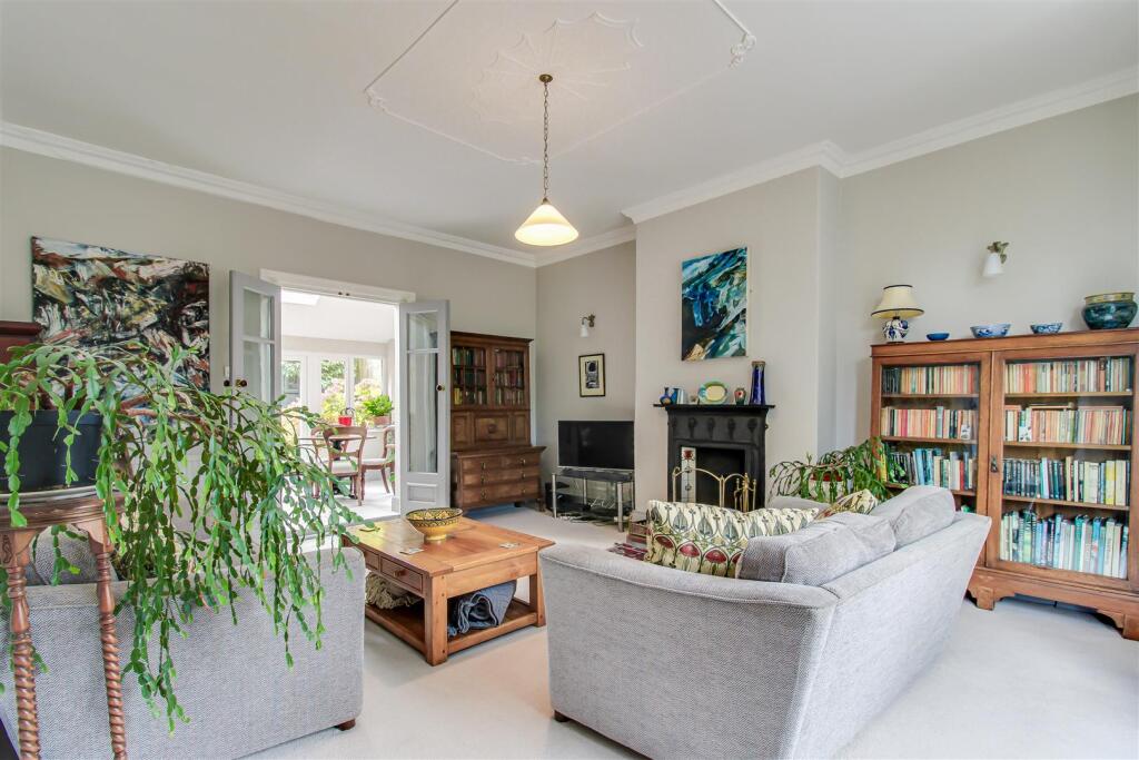 House in Wakefield, West Yorkshire - View 5