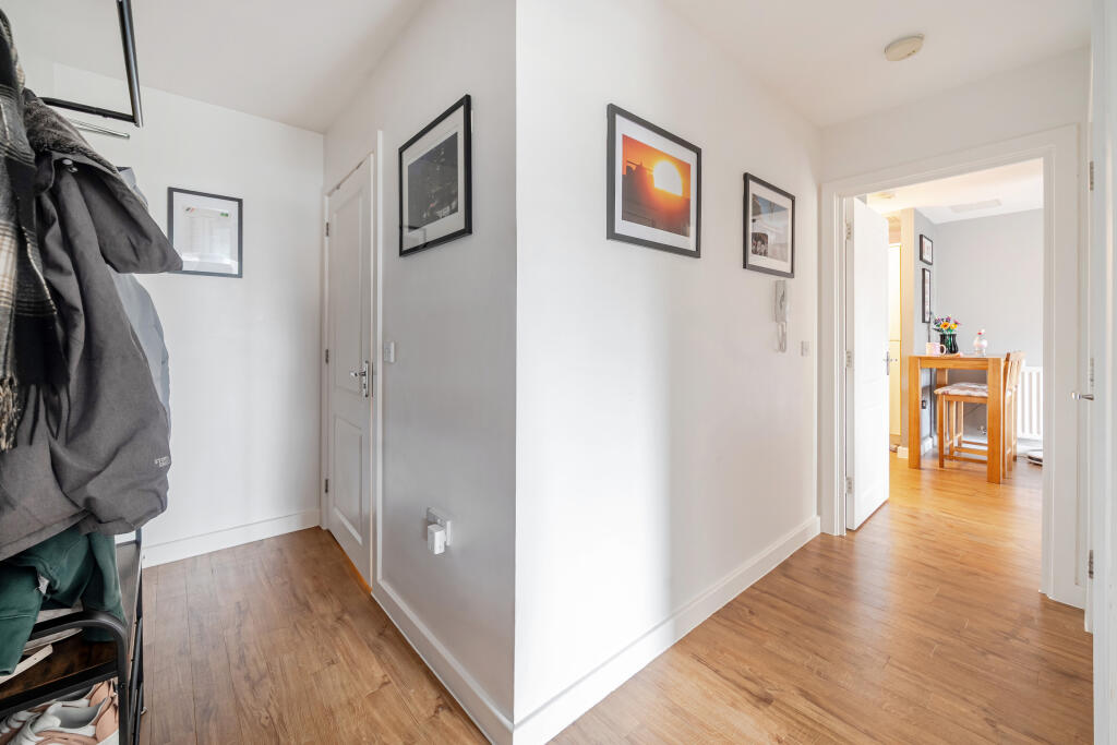 Apartment in Millward Drive MK2, Bletchley and Fenny Stratford - View 3