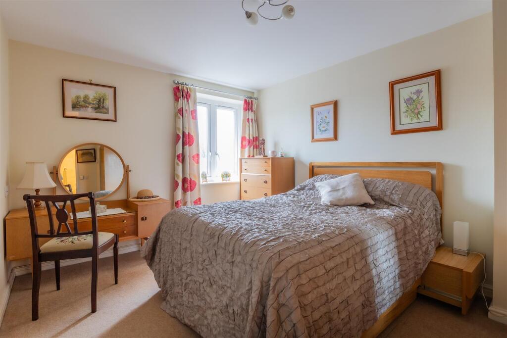Thomas Court, Penylan, Cardiff photo 4
