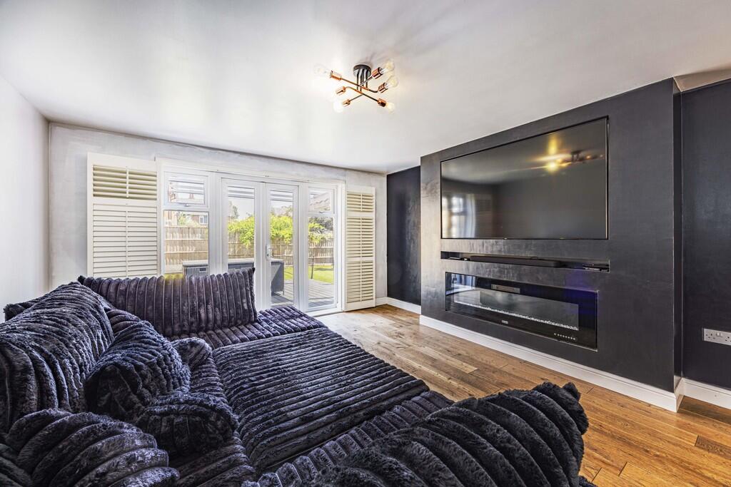 Barnes Close, Wilford, Nottingham - View 2