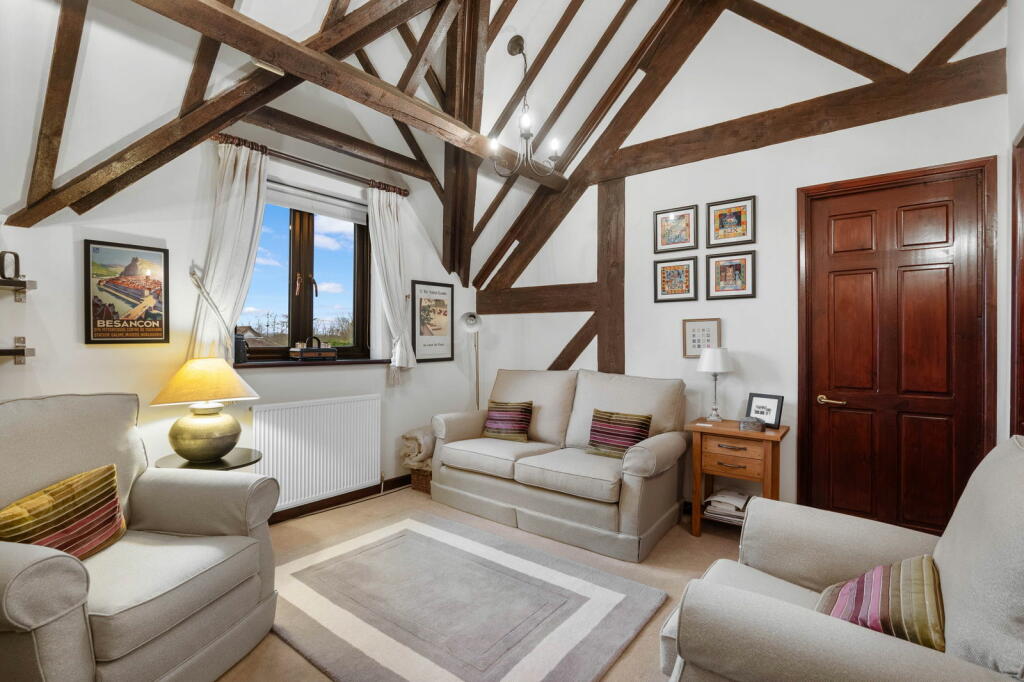 6 Holt Castle Barns, Holt Heath, Worcestershire. WR6 6NJ photo 2