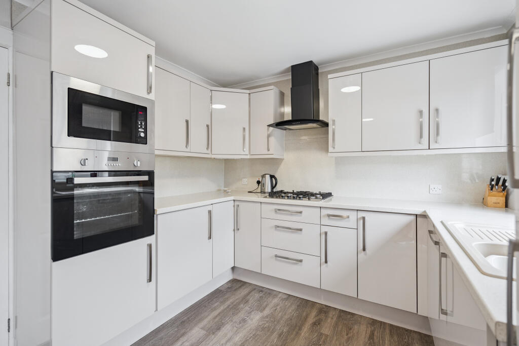 House in Falkirk, Stirling - More