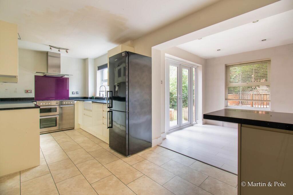 House in Reading, Lower Earley, Earley - View 2