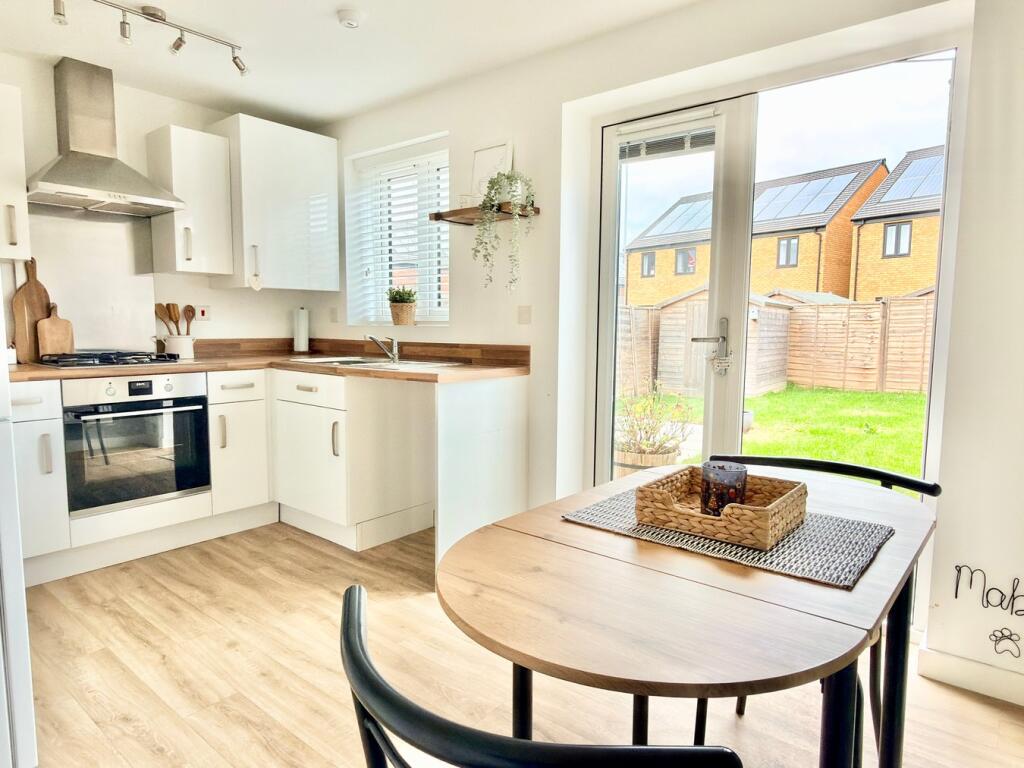 Ruby Avenue, Bishops Cleeve, Cheltenham, GL52 photo 2