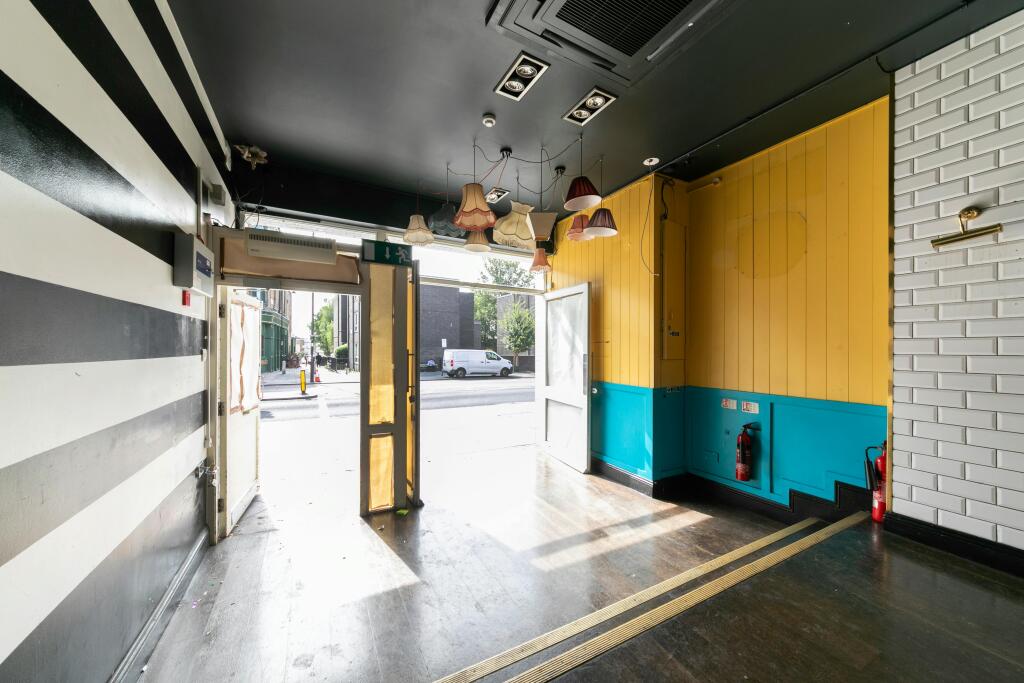 43 Essex Road -1.jpg