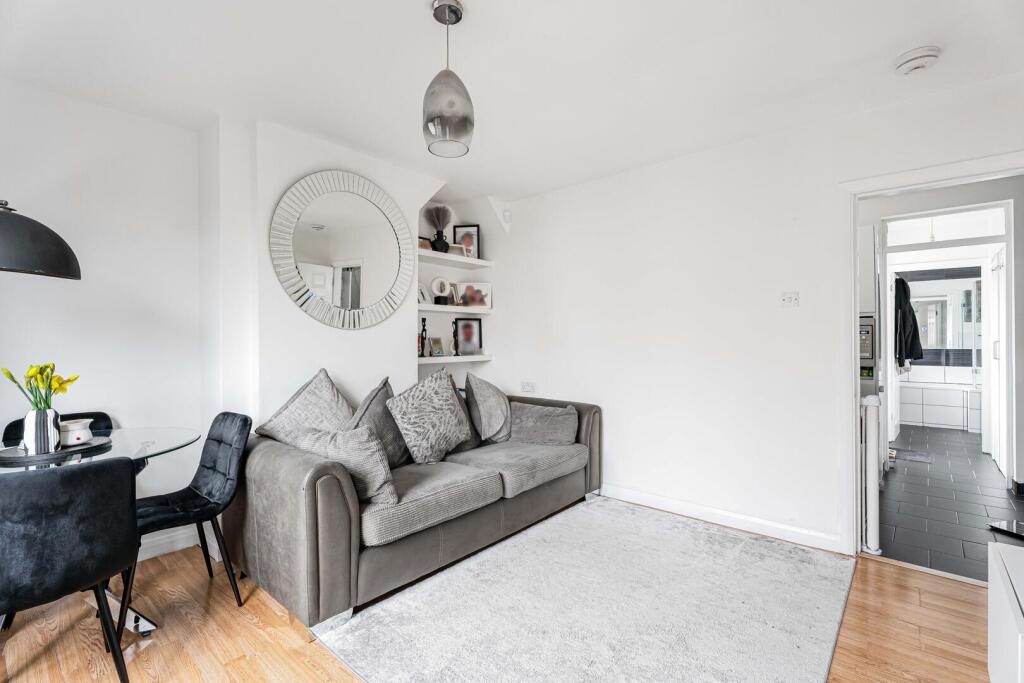 House in London - View 3