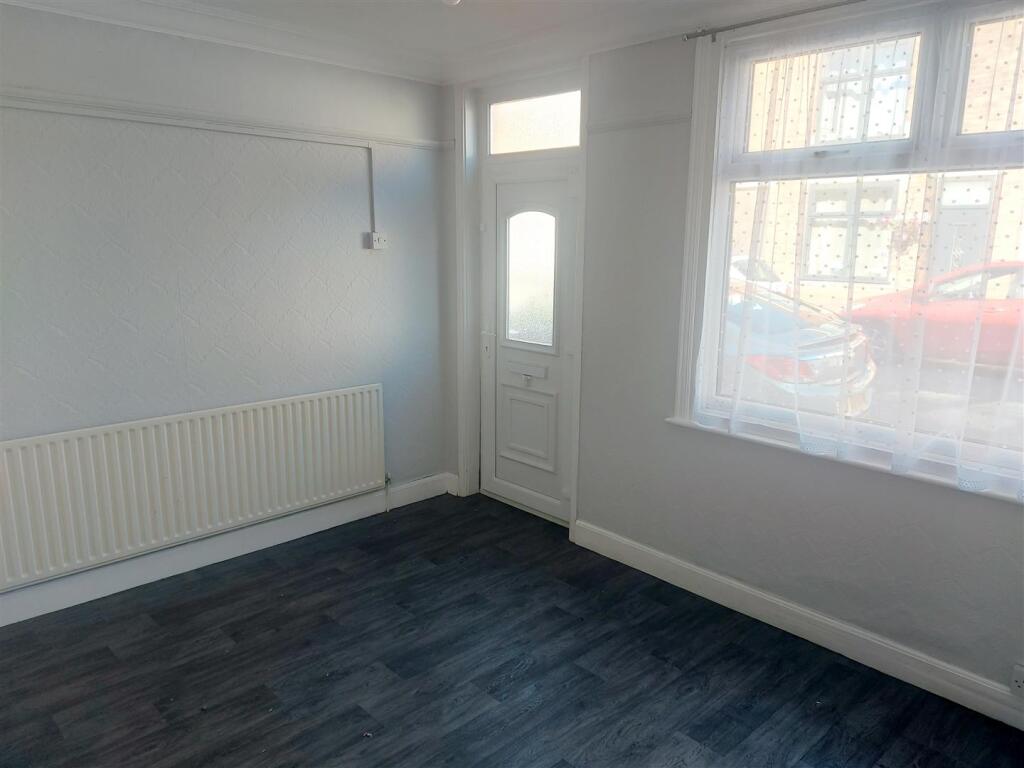 House in Nottingham - View 2