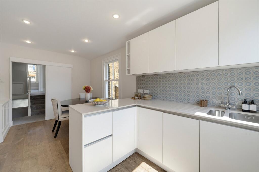 Apartment in London - View 4