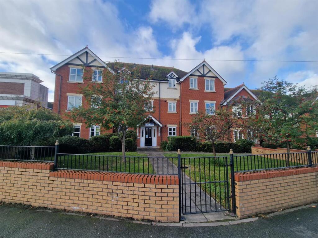 Main image of property: Penrhyn Avenue, Rhos On Sea, Colwyn Bay