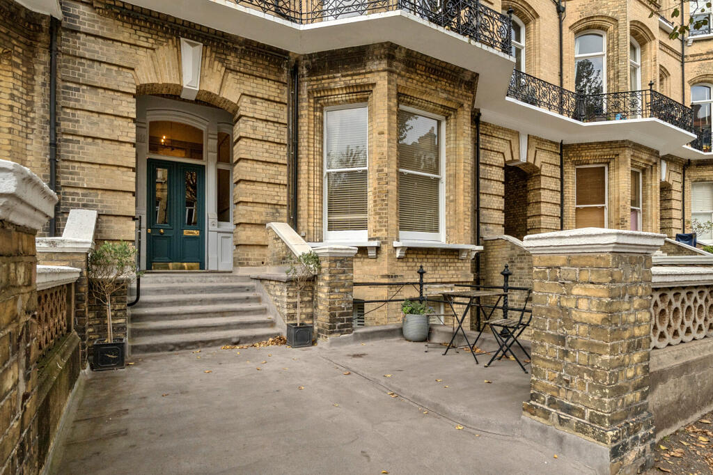 First Avenue, Hove, BN3 photo 4
