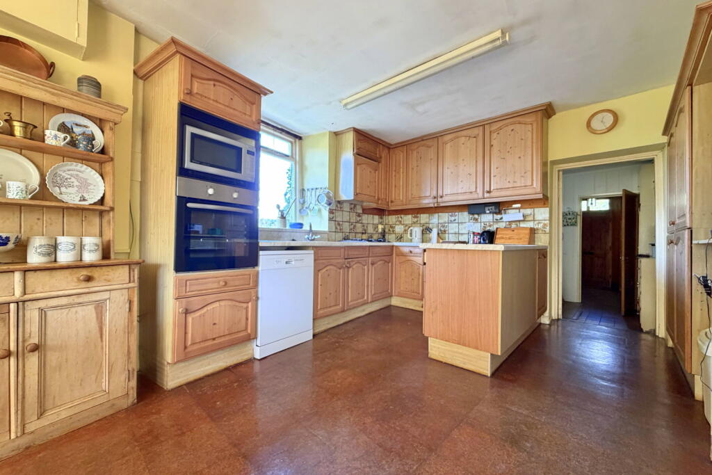 House in Bathampton, Bath and North East Somerset - More