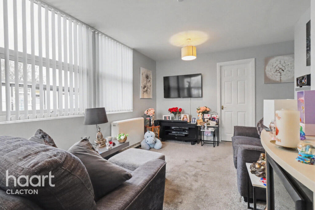 House in Tendring, Castlehill Park, Great Clacton - View 3