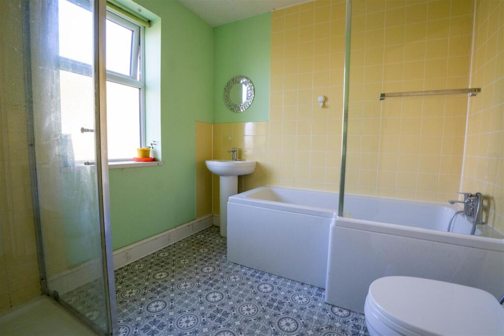 House in Hastings, Clive Vale - More