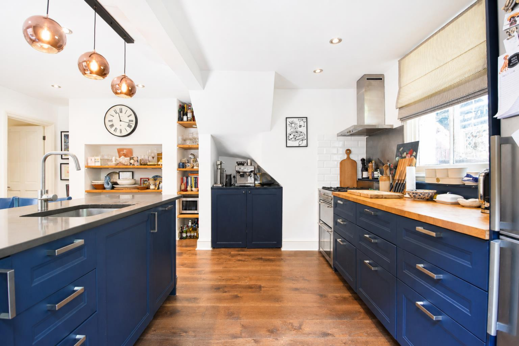 Apartment in London, Mortlake - More
