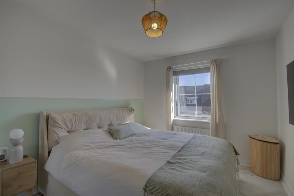 Apartment in Tonbridge - More