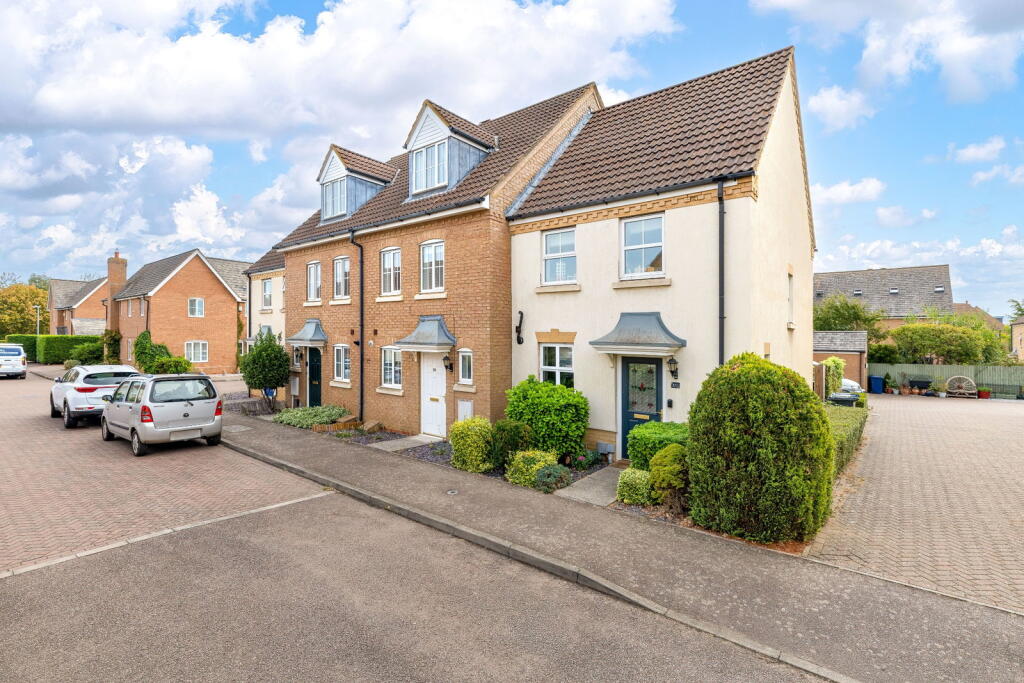 Main image of property: Headlands, Fenstanton, Huntingdon, PE28 9LW