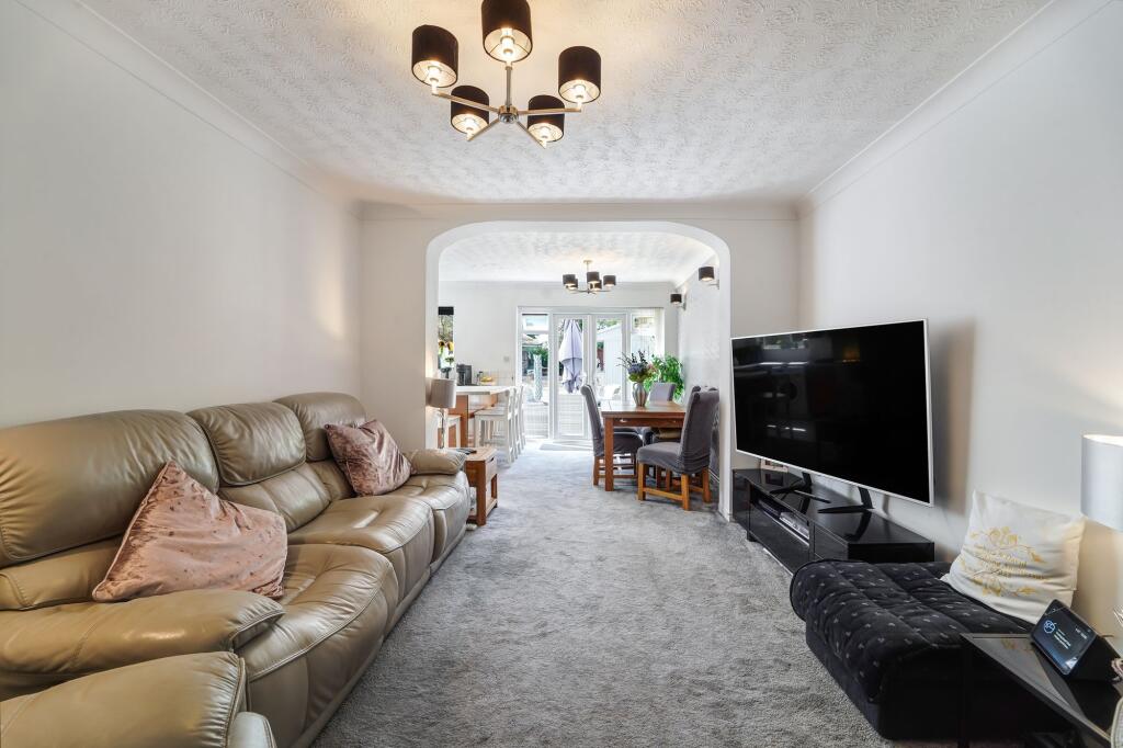 House in Epsom, Cuddington, Stoneleigh - More