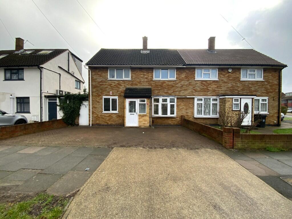 Main image of property: Wood Lane, Hornchurch, London, RM12