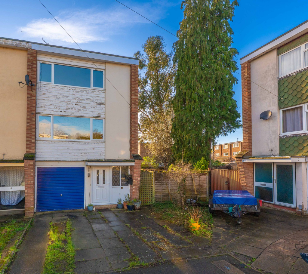 Main image of property: Field Close, Warwick, CV34