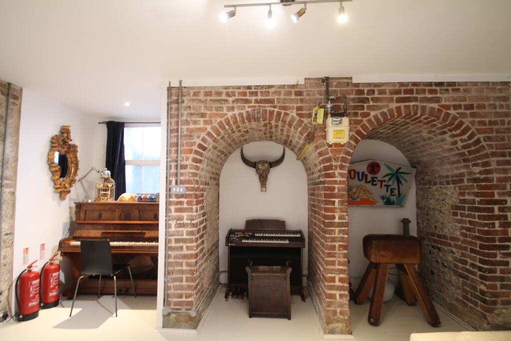 Apartment in Brighton - View 3