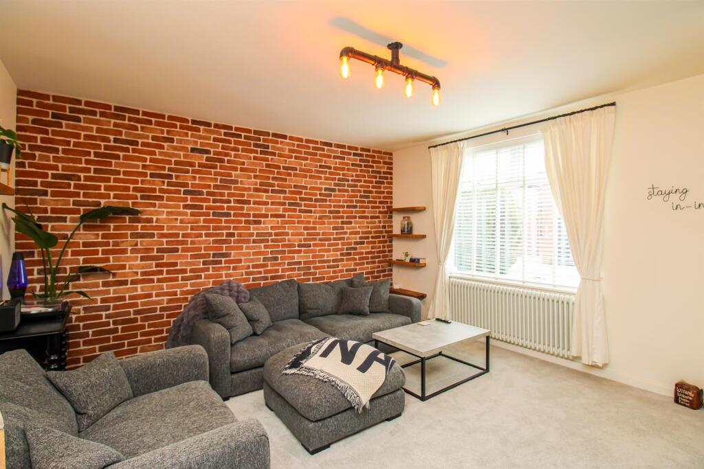 House in Wakefield, Ossett - View 5