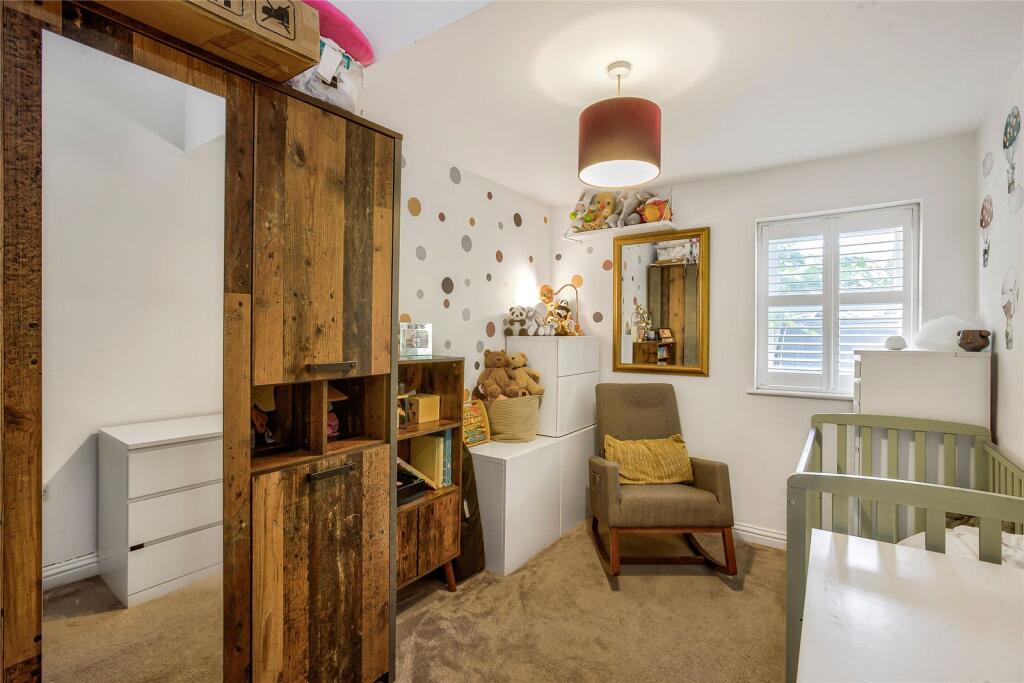 Apartment in London - More
