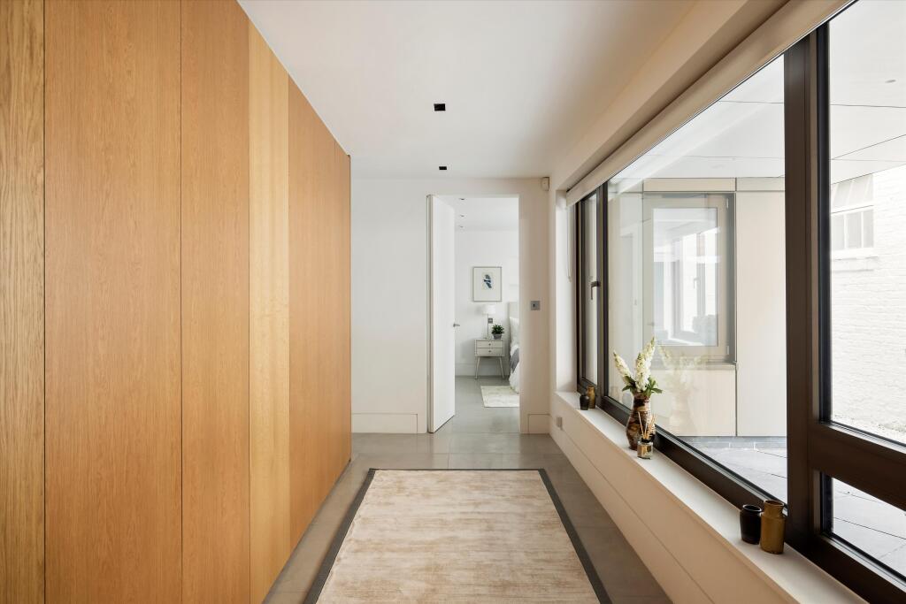 House in London, Lancaster West Estate, Notting Hill - View 5