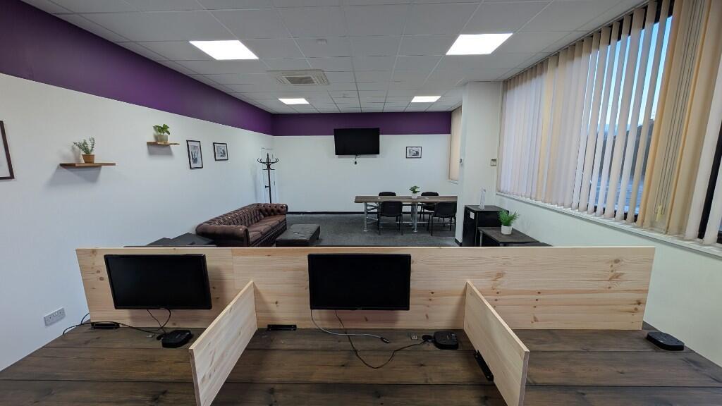 Hot Desk & CoWorking