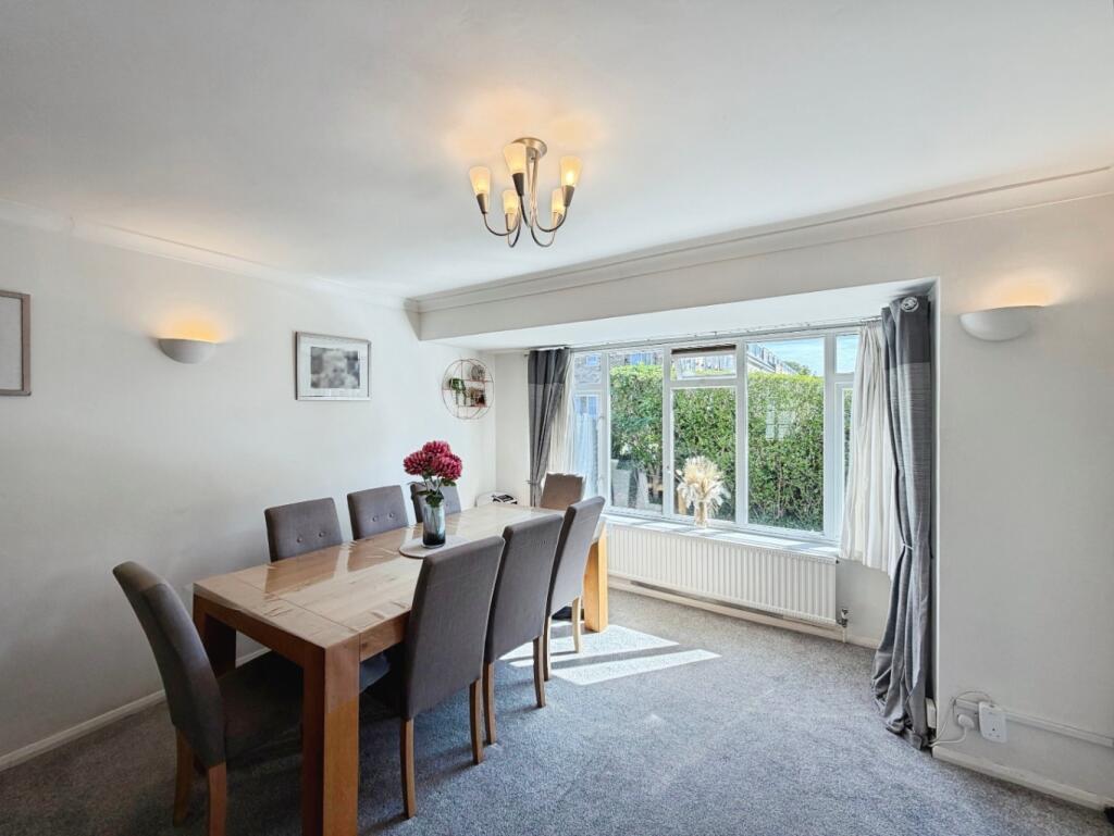 House in Slough, Burnham - More