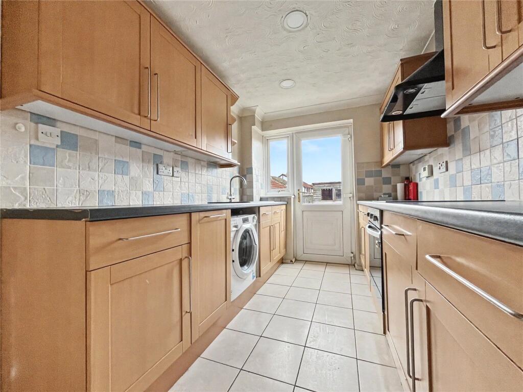House in Chatham, Wayfield - View 2