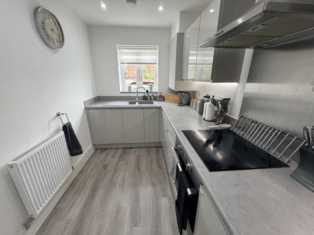 Hamilton Close, Buckingham, MK18 - More