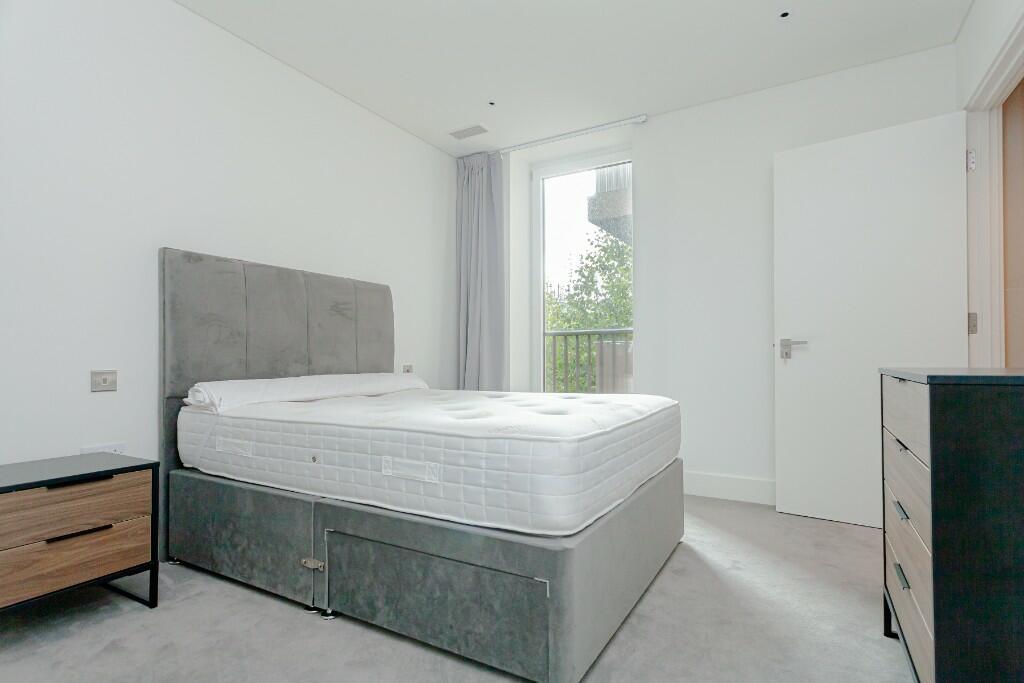 Apartment in London - View 5