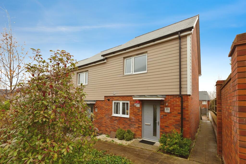 2-bed terraced on High Tree Lane, Tunbridge Wells, £400,000