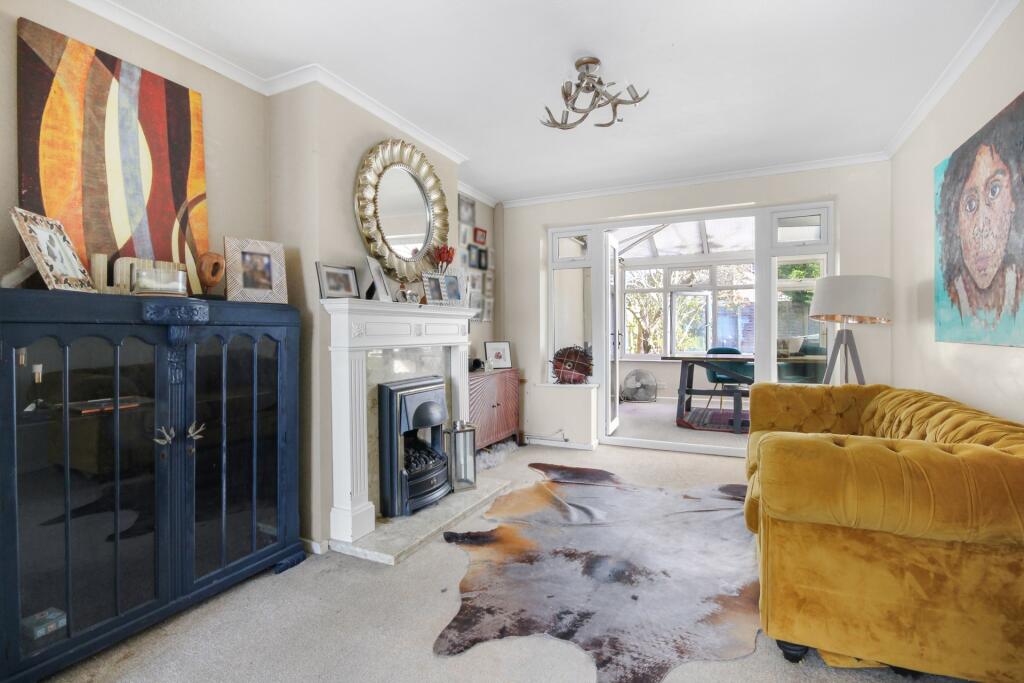 Woodrow Drive, Wokingham photo 3