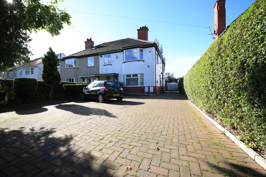 Main image of property: Oakwood Lane, Leeds, West Yorkshire, LS8