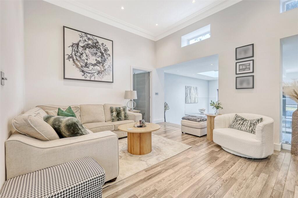 Kensington Way, Brentwood, Essex, CM14 photo 3