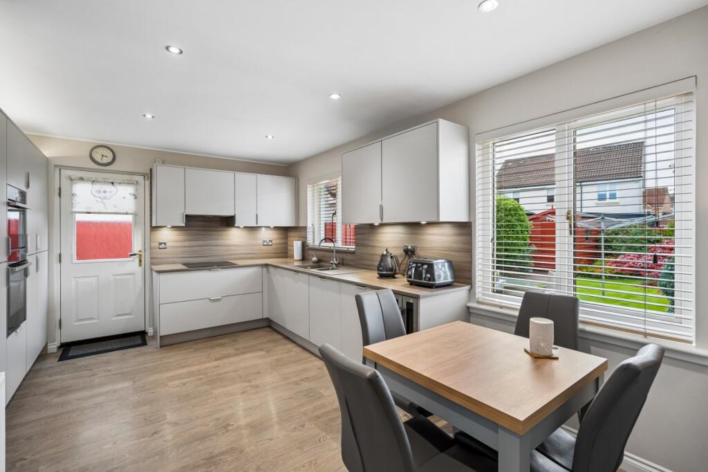 House in Larbert, The Inches, The Valley - View 3