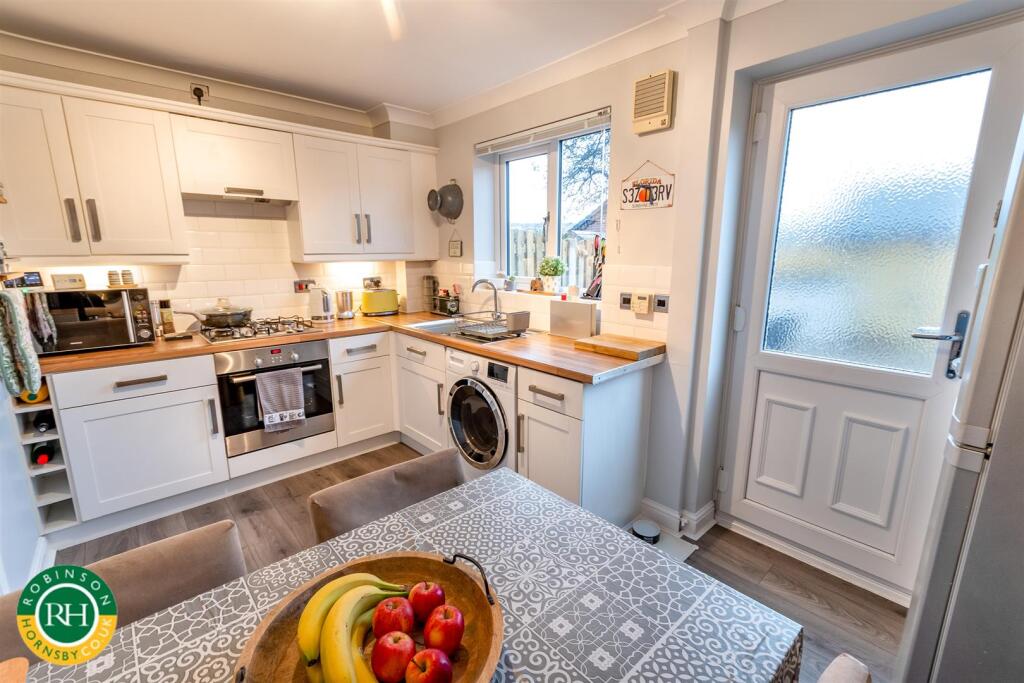Larwood Grove, Edlington, Doncaster photo 4