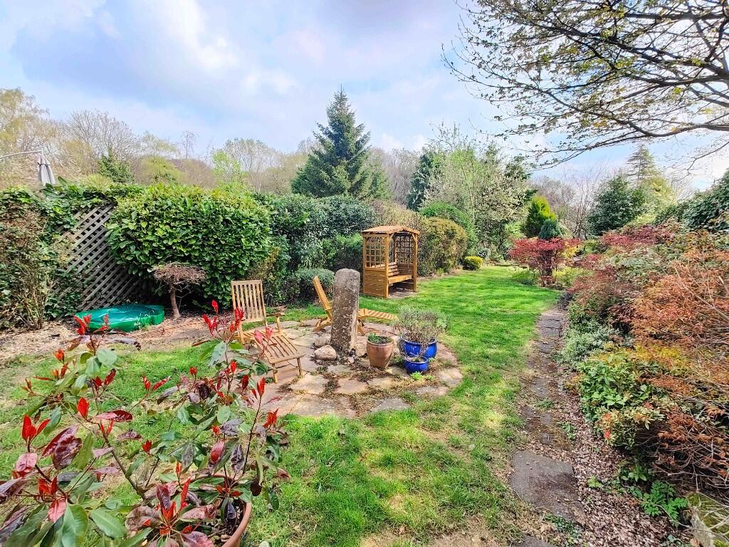 Broomfield Road, Huddersfield, West Yorkshire, HD2 photo 2