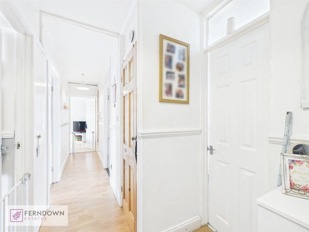 Apartment in Solihull, Fordbridge - View 4