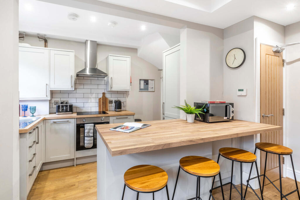 House in Leeds - View 2