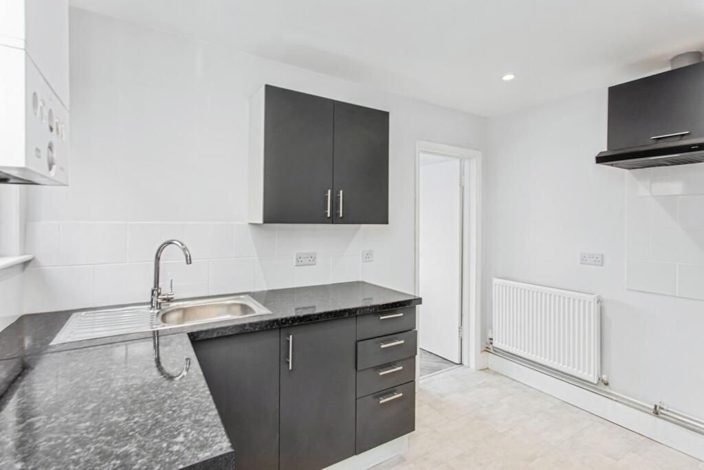 Apartment in Southend-on-Sea - View 2