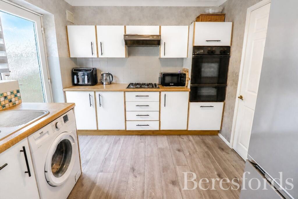 House in London, Cranham - View 4