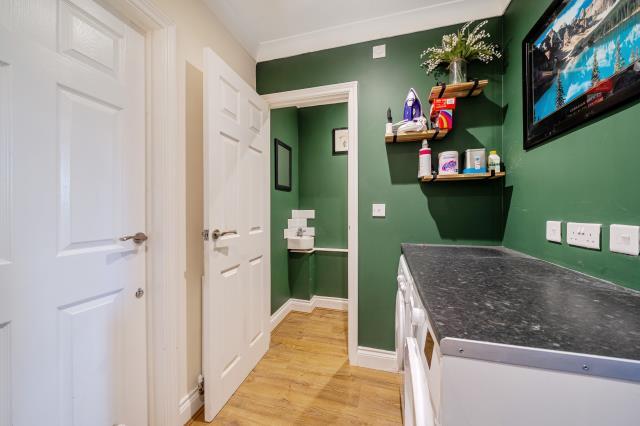 Alexander Road, Thatcham - View 5