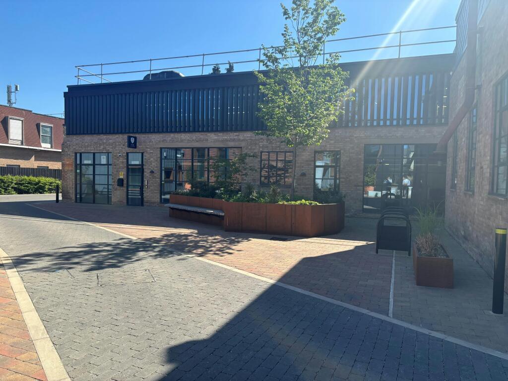 Exterior 2.jpg