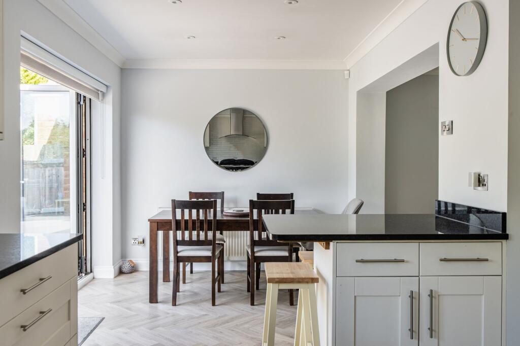 Overdale, Ashtead, KT21 photo 4
