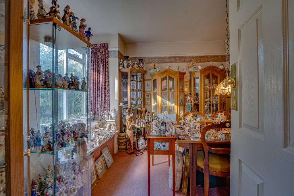 House in Eastleigh, Hook, Ampfield - More