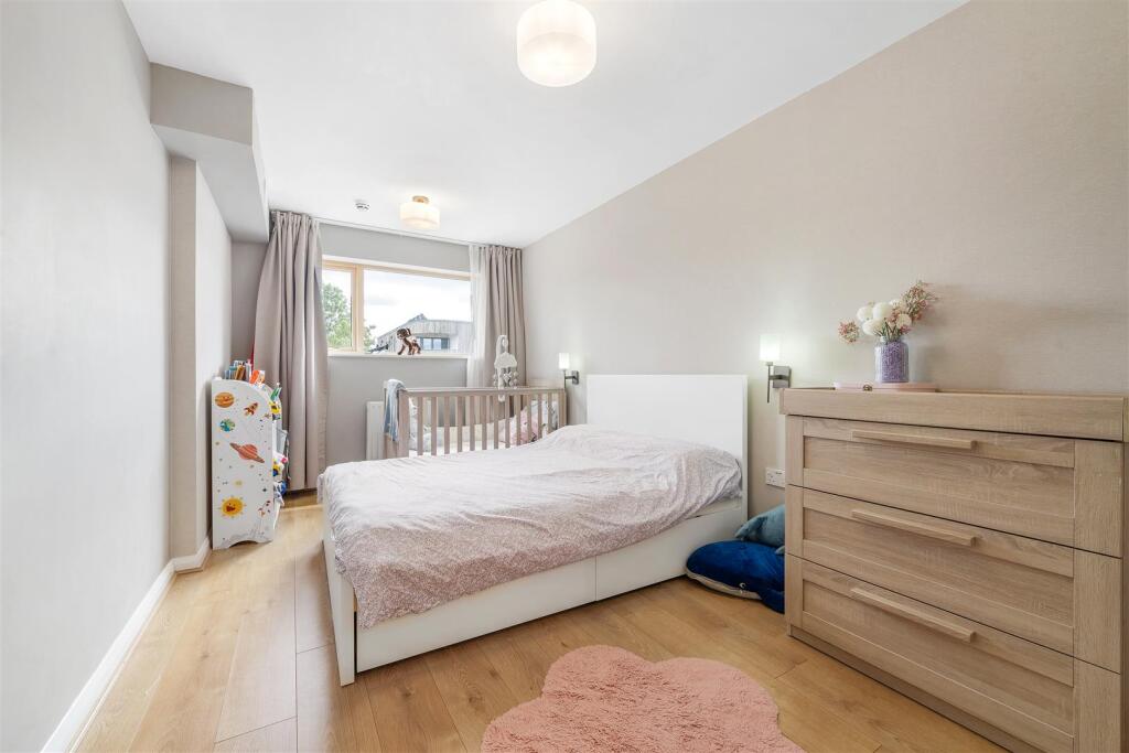 Apartment in London, Elmers End - View 5