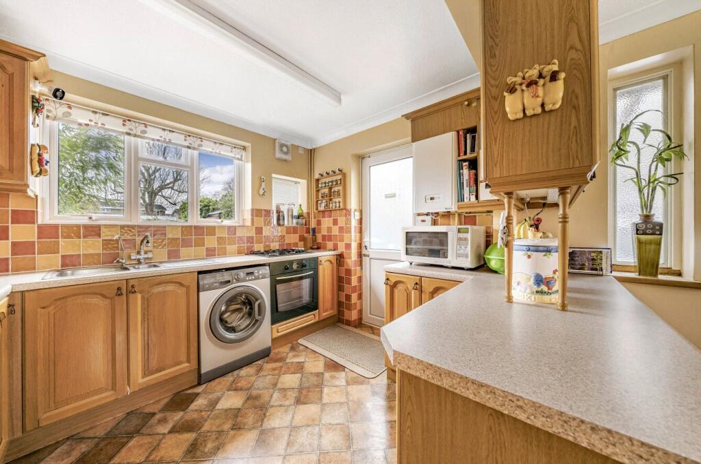 Great Goodwin Drive, Guildford, Surrey, GU1 photo 3